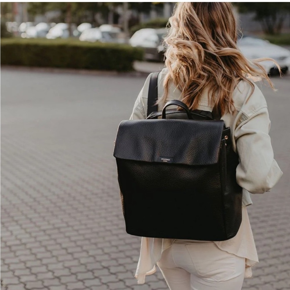 Storksak St. James Black Leather
Convertible Backpack Diaper Bag